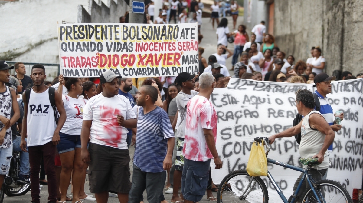 Niteroi, 13/08/2019, Enterro e protesto do menino Dyogo Costa Xavier de Brito que foi morto na comunidade da Grota durante operacao policial, Foto de Gilvan de Souza / Agencia O Dia