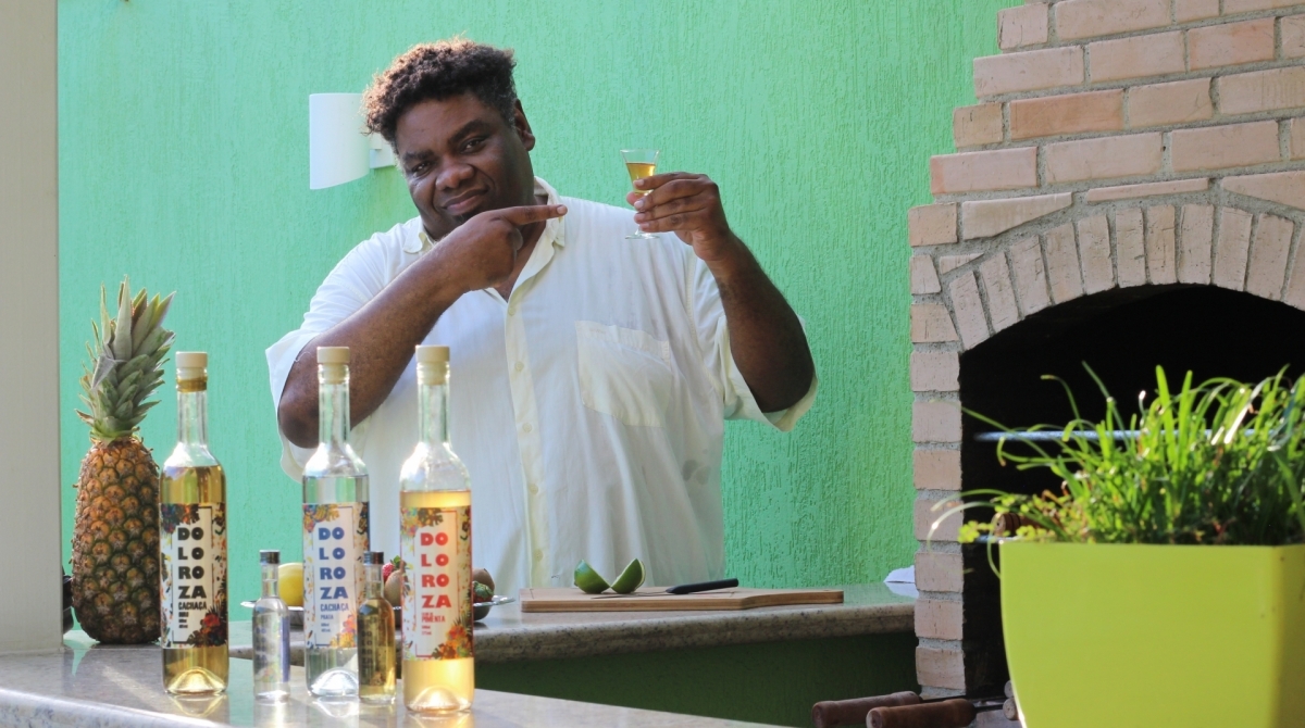 Sérgio Loroza e a cachaça DoLoroza
