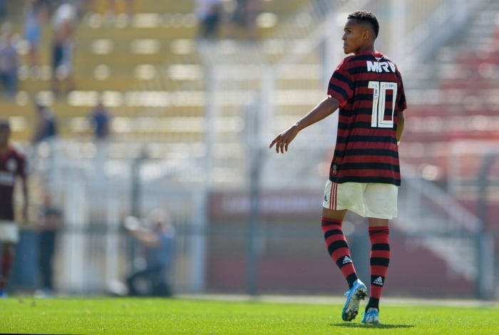Lázaro é apontado como a mais nova joia da base do Flamengo