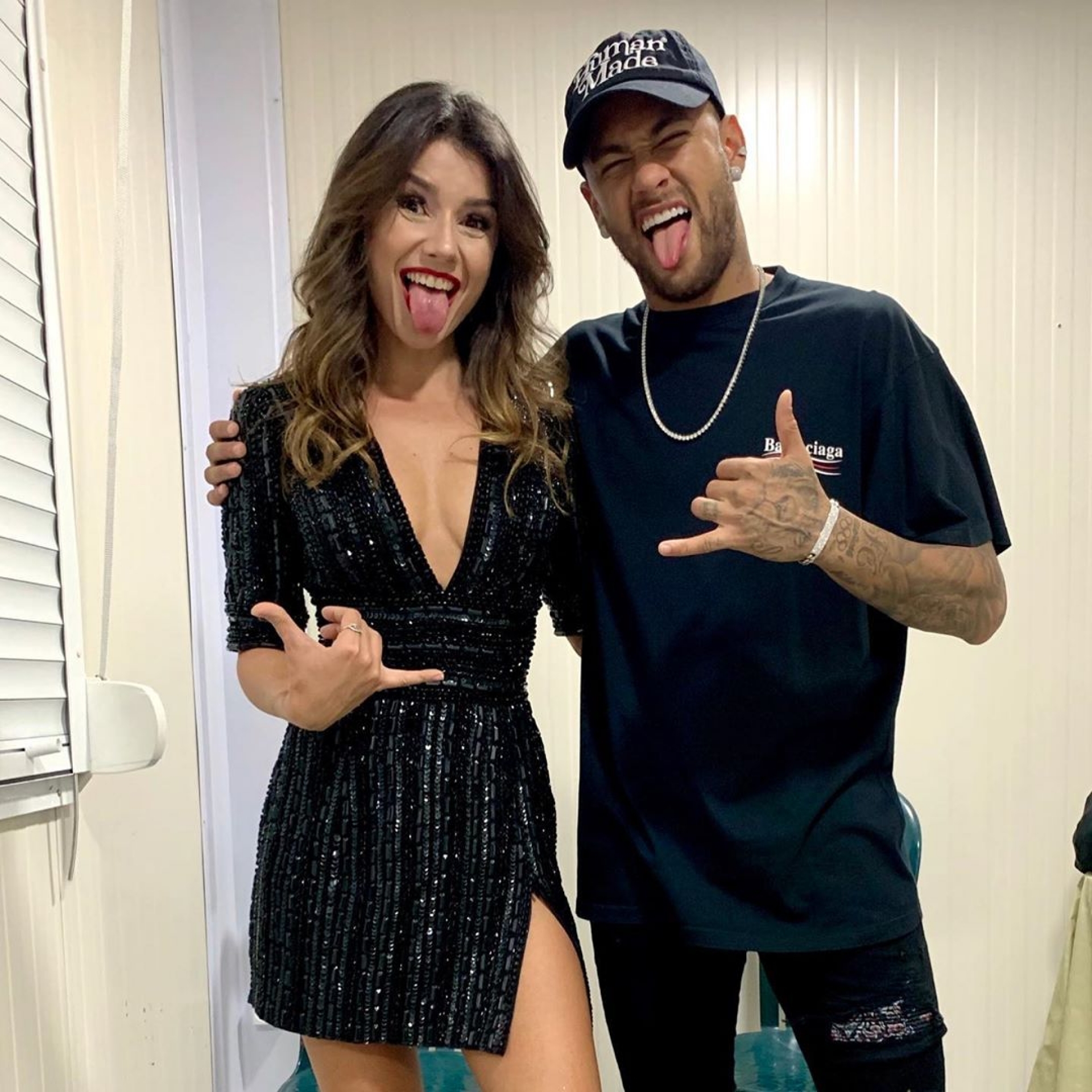 Paula Fernandes e Neymar em Portugal - Reprodução de internet