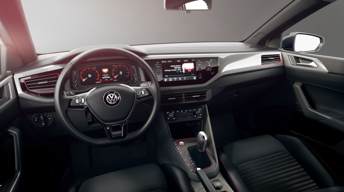 Polo e Virtus GTS de produção já foram flagrados sem nenhuma camuflagem em fábrica da Volkswagen