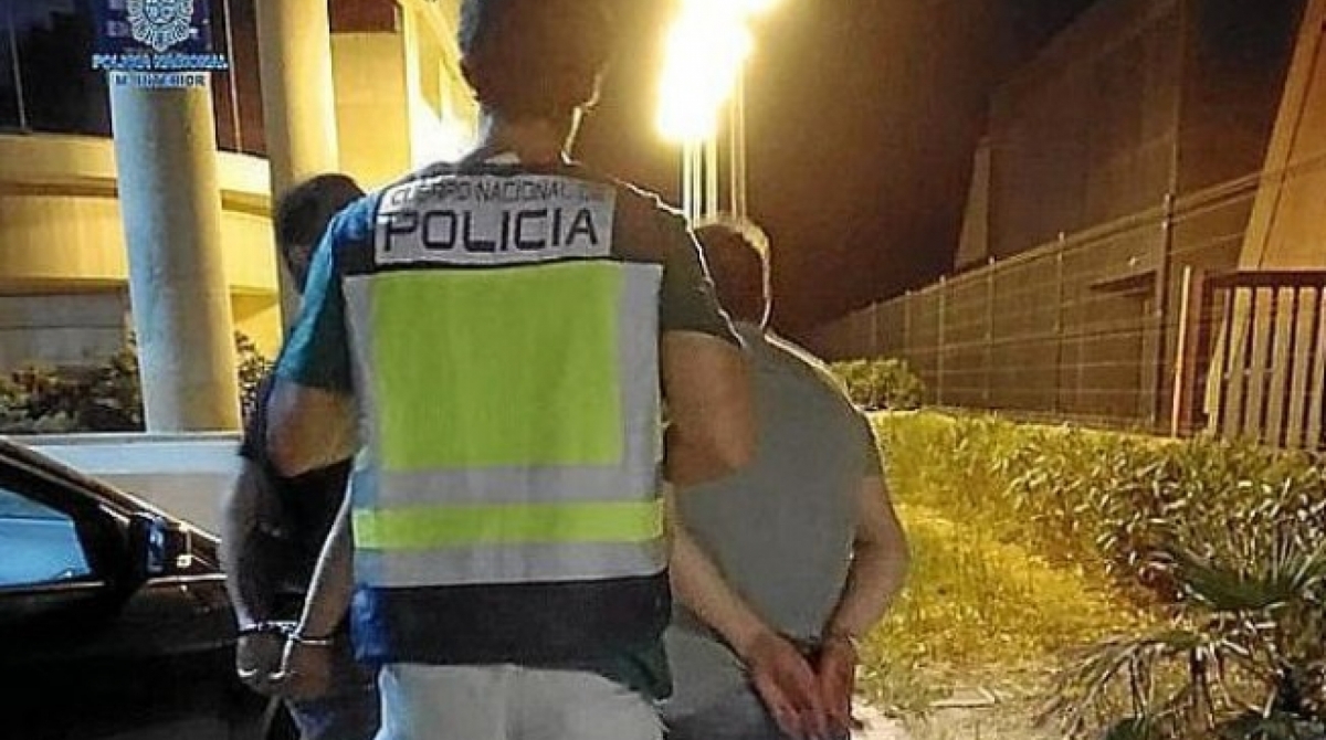 Dupla foi presa após vítima fugir e pedir ajuda - Divulgação / Polícia de Mallorca