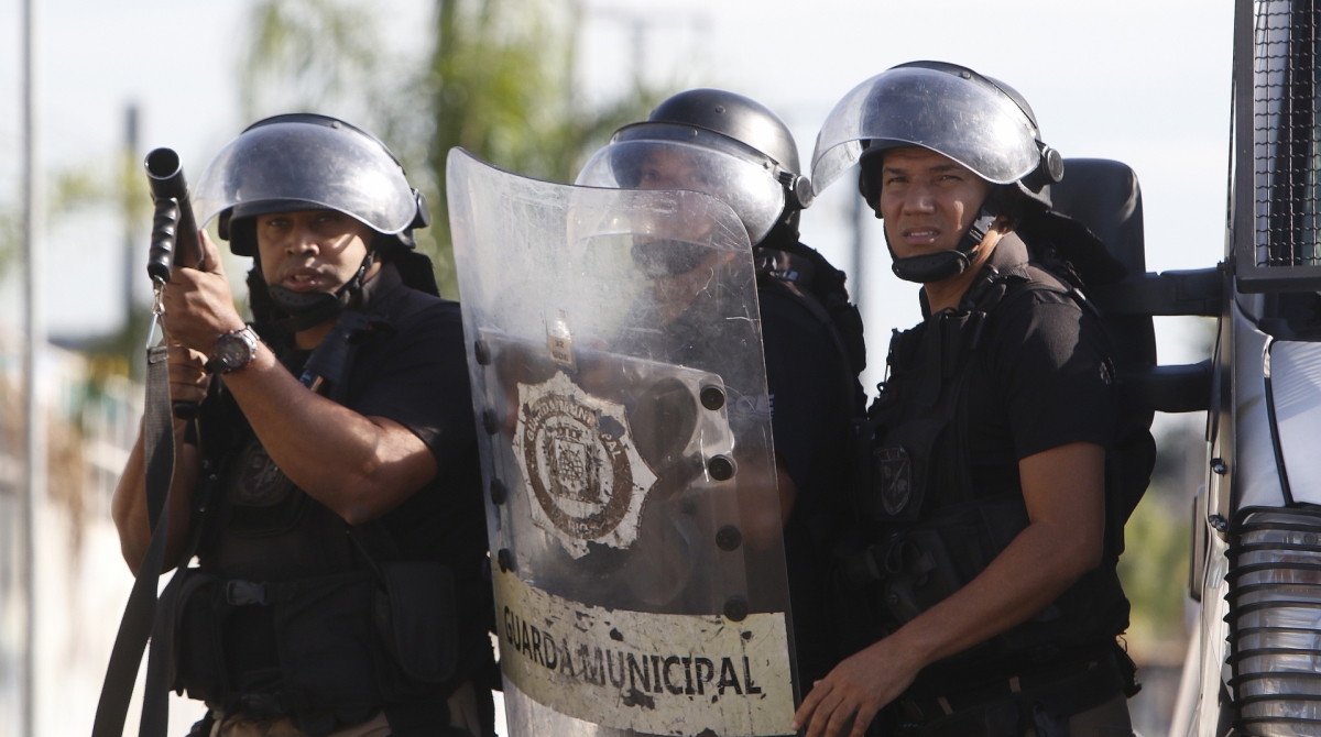Intenção é que guardas sejam treinados antes de assumir armas