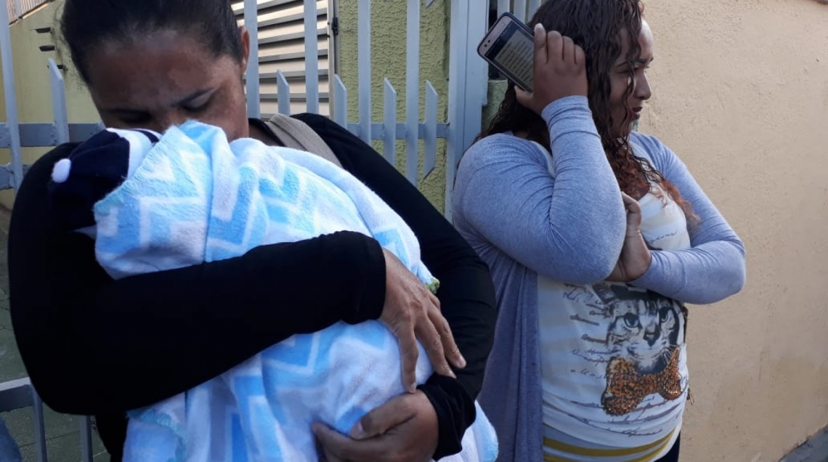 Mulher foi com o filho de colo para local onde foi prometido emprego no Centro de Niter&oacute;i. An&uacute;ncio era falso