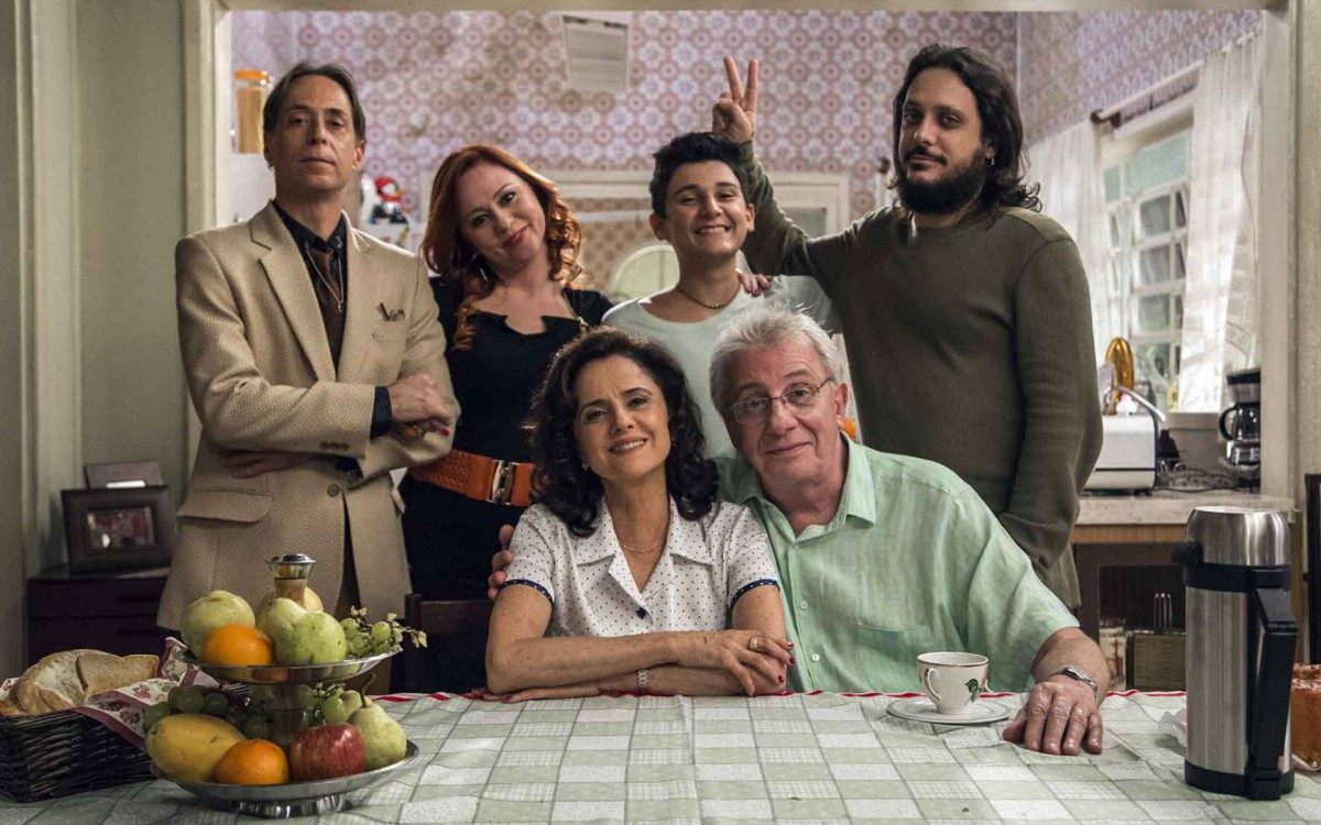Agostinho (Pedro Cardoso), Bebel (Guta Stresser), Florianinho (Vin&iacute;cius Moreno), Tuco (L&uacute;cio Mauro Filho), Nen&ecirc; (Marieta Severo) e Lineu (Marco Nanini)
