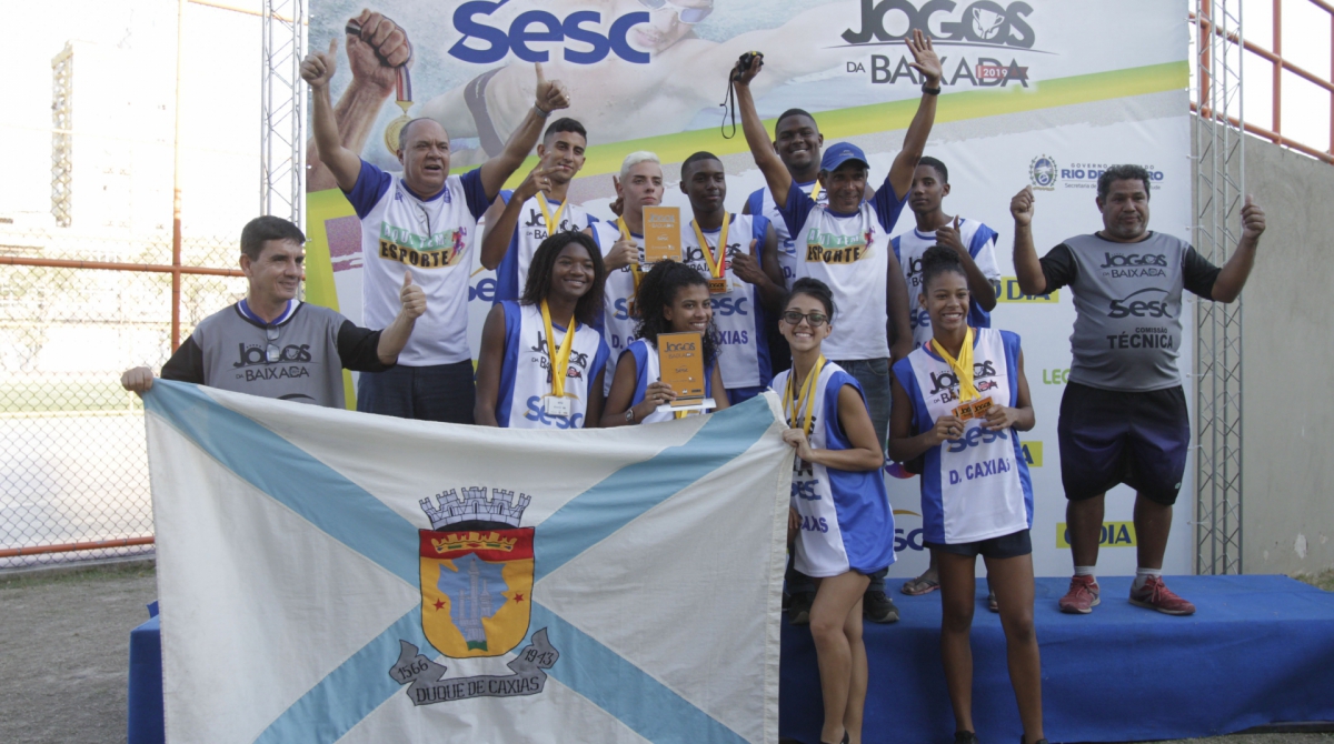 Rio,17/08/2019-NOVA IGUAÇU-BAIXADA-Comercial; XXII Jogos da Baixada.Na foto, premiaçao por equipe .Foto: Cléber Mendes/Agência O Dia