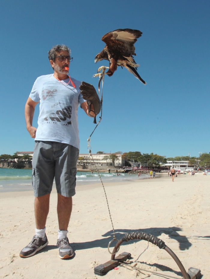 Ronaldo Neder e o gavi&atilde;o Malika: bicho de estima&ccedil;&atilde;o incomum