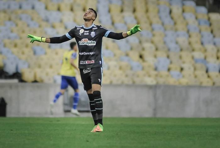 Abel Braga pede e Vasco recusa ofertas pelo goleiro Jordi