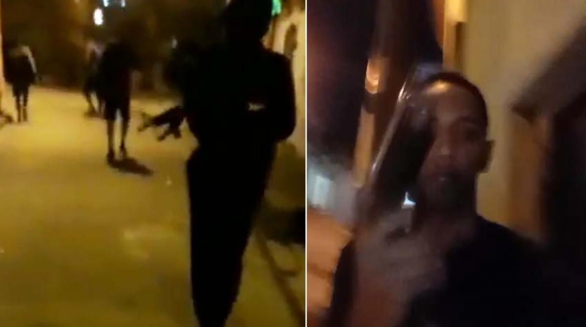 Traficantes aparecem fortemente armados nos vídeos - Reprodução / Internet