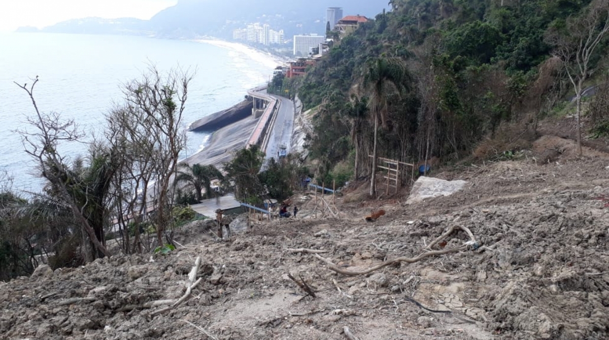 Rio, 19/08/2019 - Peritos realizam vistoria na Avenida Niemeyer, Zona Sul do Rio, nesta segunda-feira (19). Foto: Estefan Radovicz/Ag&ecirc;ncia O Dia