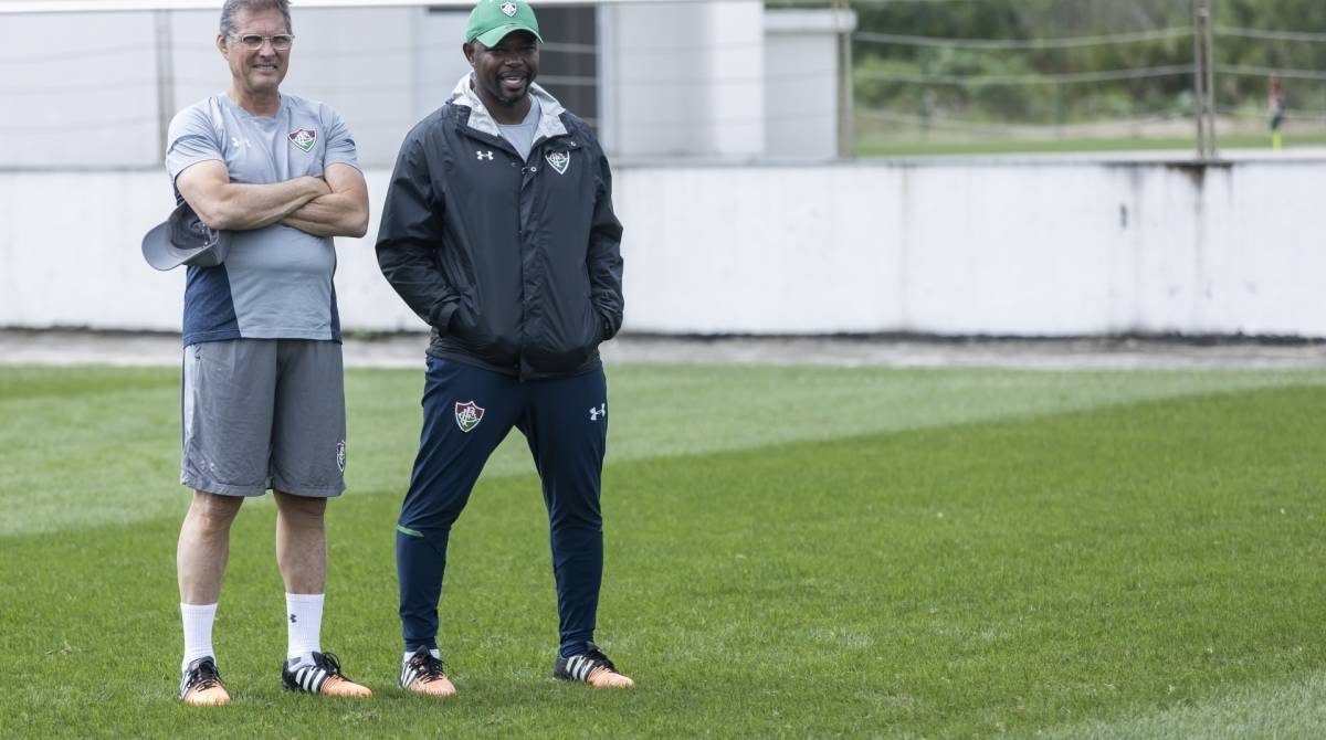 Técnico Oswaldo de Oliveira ao lado do auxiliar Marcão em seu primeiro treino pelo Fluminense