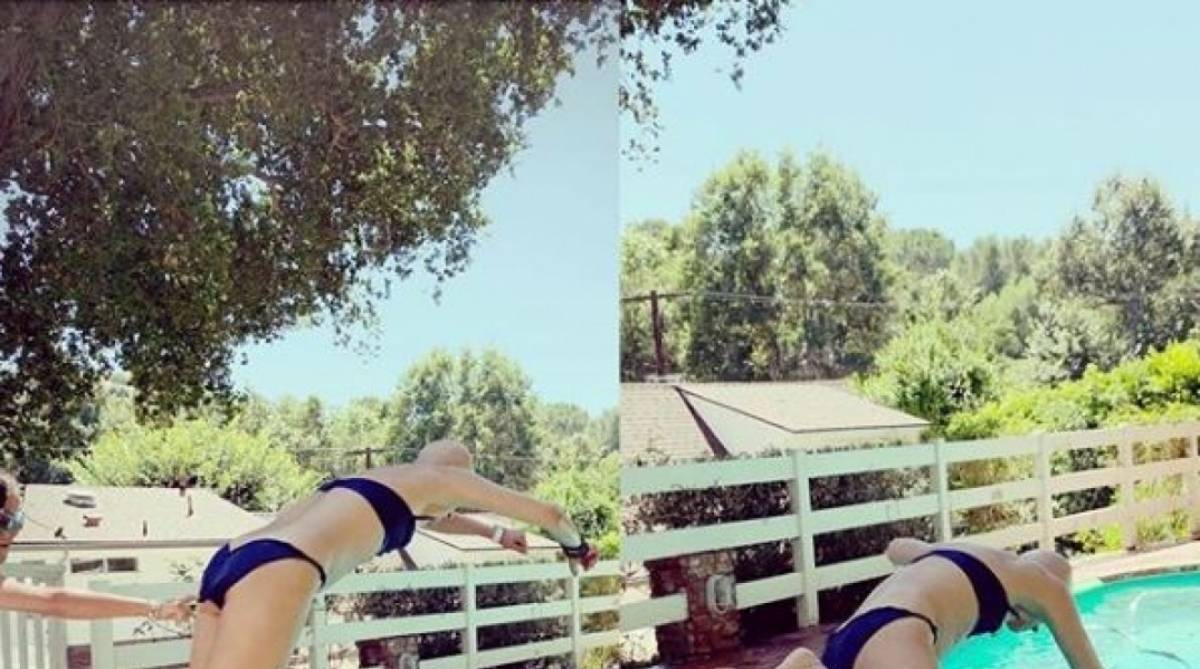 Selma Blair foi empurrada na piscina pelo filho e ficou sem a calcinha do biquíni