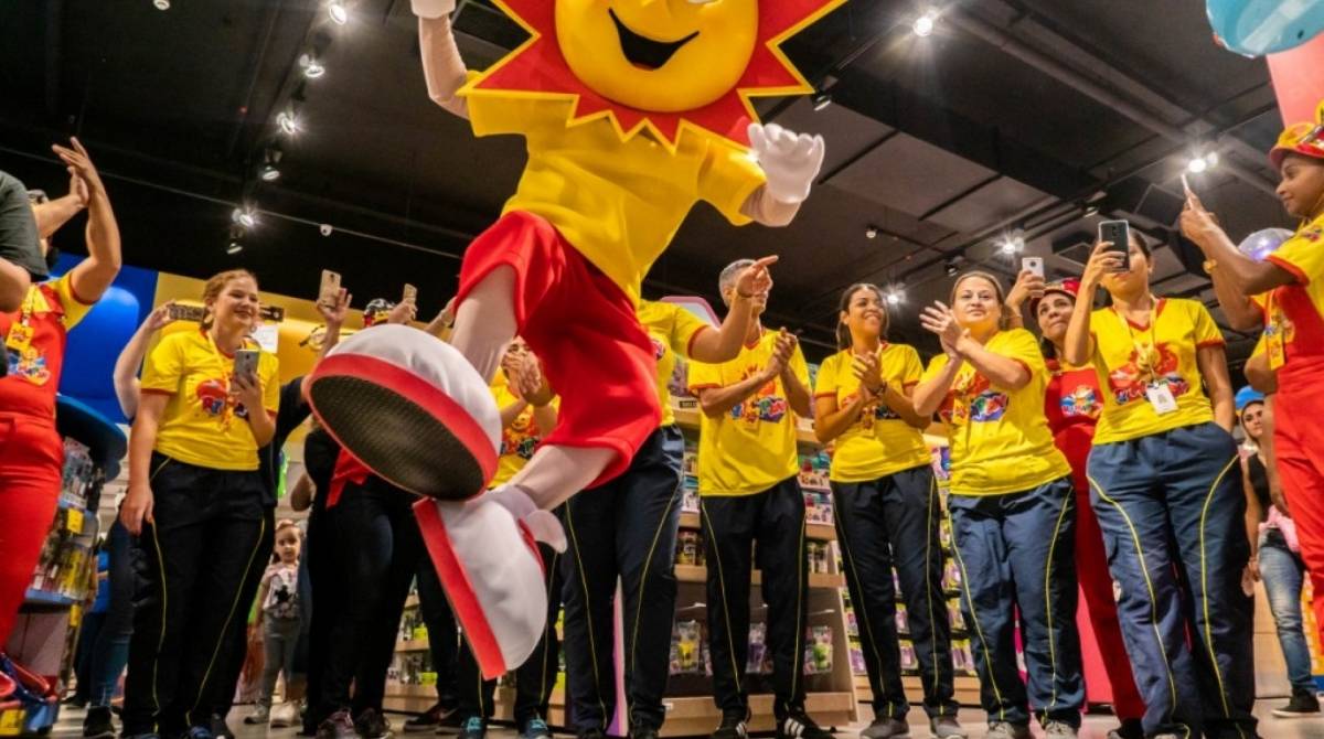 Ri Happy reforça o time e contrata 3.000 profissionais temporários por todo país para atuarem no período entre o Dia das Crianças.