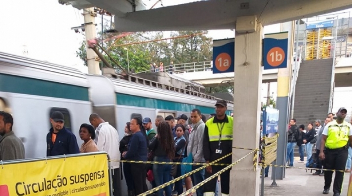 Mulher morreu após ter mau súbito na estação de trem da SuperVia de Gramacho, em Duque de Caxias - Reprodução Facebook