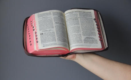 Vídeo é tirado de contexto para dizer que trechos da bíblia serão banidos de redes sociais