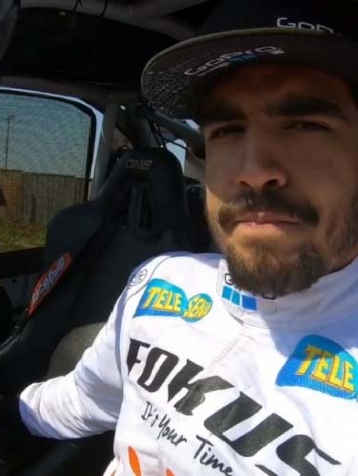 V&iacute;deo mostra carro de Caio Castro capotando em competi&ccedil;&atilde;o automobil&iacute;stica