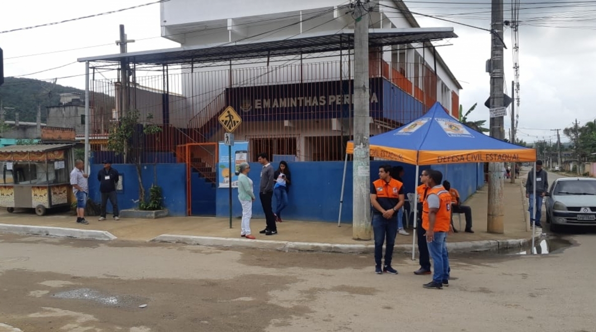 O ponto de apoio aos moradores foi instalado na Escola Municipal Aminthas Pereira, na Rua Coronel França Soares