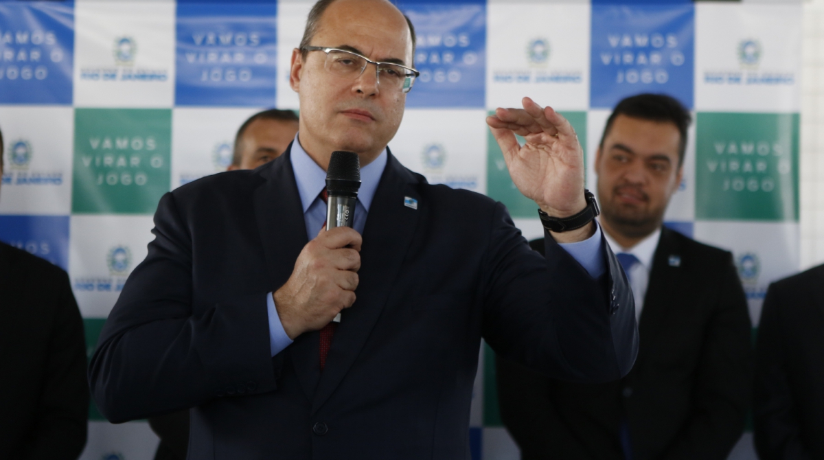 Rio de Janeiro - RJ  - 27/08/2019 - Geral - DestruiÃ§Ã£o de material pirata e contrabandeado - Cerimonia de destruiÃ§ao de material contrabandeado e apreendido pela policia civil, na Cidade da Policia, no Jacare, zona norte do Rio  -  na foto, governador, Wilsol Witzel - Foto Reginaldo Pimenta / Agencia O Dia - Reginaldo Pimenta / Agencia O Dia