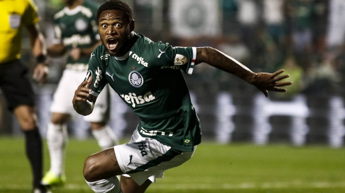 O rubro-negro Gerson e o palmeirense Luiz Adriano estão entre os reforços dos elencos milionários que se enfrentam hoje - Rodrigo Gazzanel