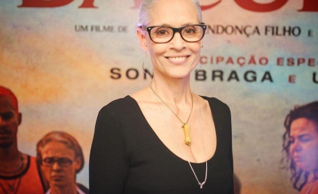 Musa de 'Dancin Days', Sônia Braga lamenta morte de Gilberto Braga