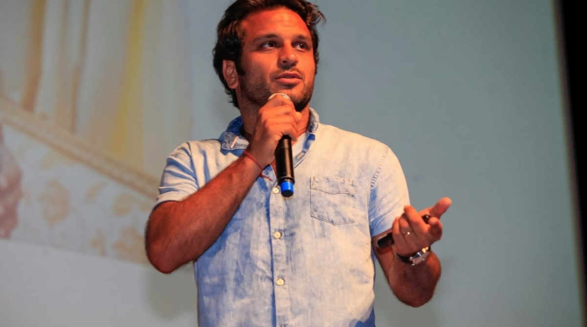 Pedro Salomão é fundador & CEO da Radio Ibiza Sensorial, autor e um dos maiores palestrantes do país, realizando mais de 1.000 palestras pelo Brasil para mais de 100 mil pessoas

