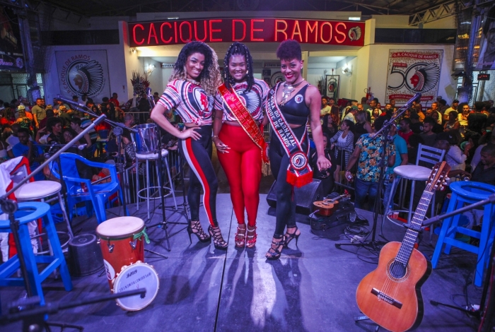 Rio, 25/08/2019  - ESPECIAL- Roda de samba no Cacique de Ramos,  zona norte do Rio.  Na foto Gisele de Paula, Thaina Dias e Rayane Guedes. Foto: Ricardo Cassiano/Agencia O Dia - Ricardo Cassiano/Agencia O Dia