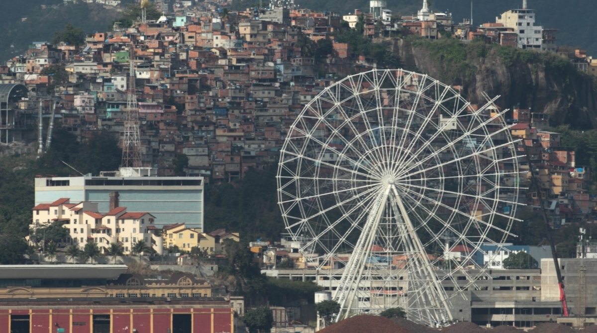 Roda gigante da Gamboa, na zona portuária, está prestes a ser inaugurada.    