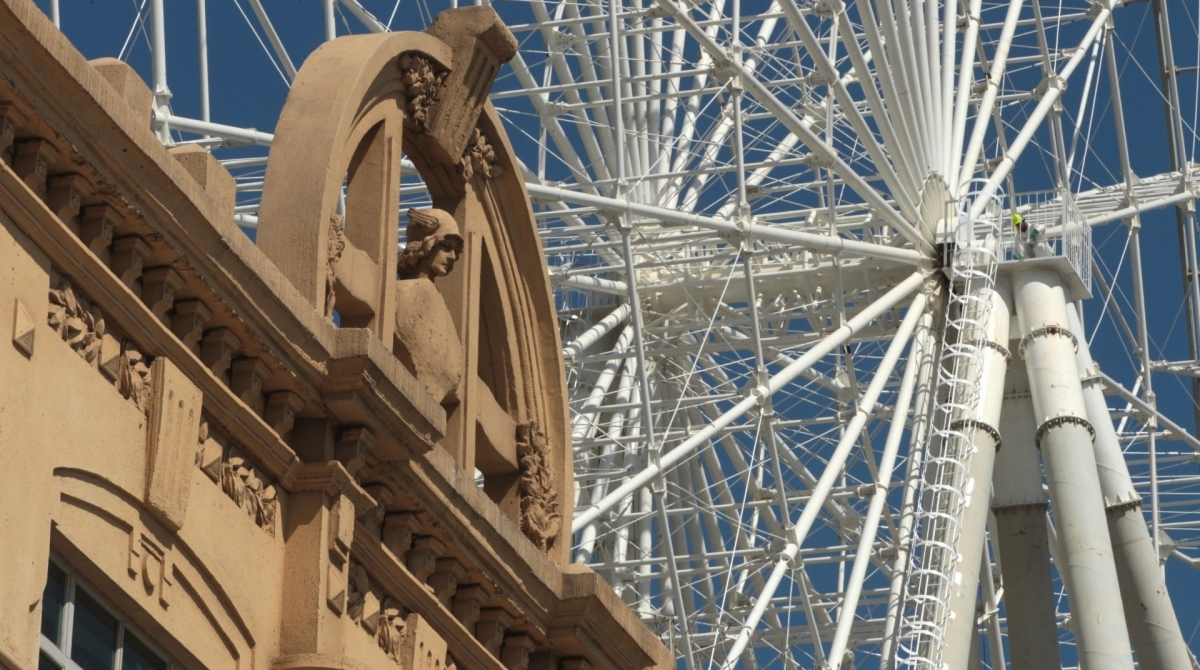 Roda gigante da Gamboa, na zona portu&aacute;ria, est&aacute; prestes a ser inaugurada.    