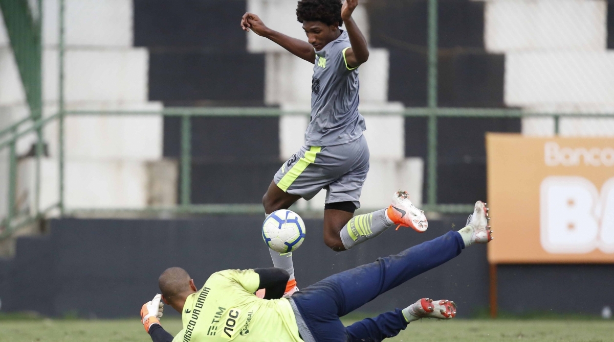 Com multa de R$ 135 milh&otilde;es, Talles Magno tem contrato at&eacute; 2021, mas j&aacute; desperta o interesse de clubes europeus - Rafael Ribeiro/Vasco