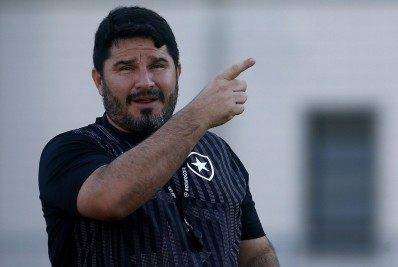 Barroca promove muitas mudanças no Botafogo para pegar o Internacional; veja o time
