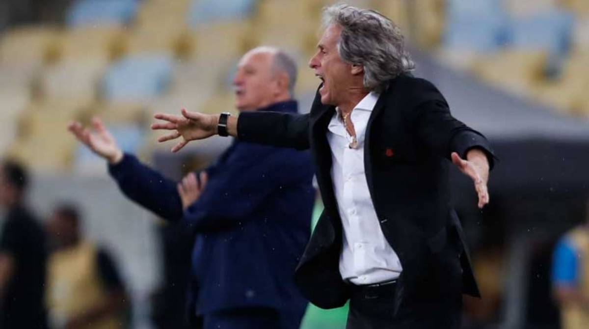 Jesus se assemelha com Sampaoli no jeito en&eacute;rgico &agrave; beira do campo - Gilvan de Souza / Agencia O Dia