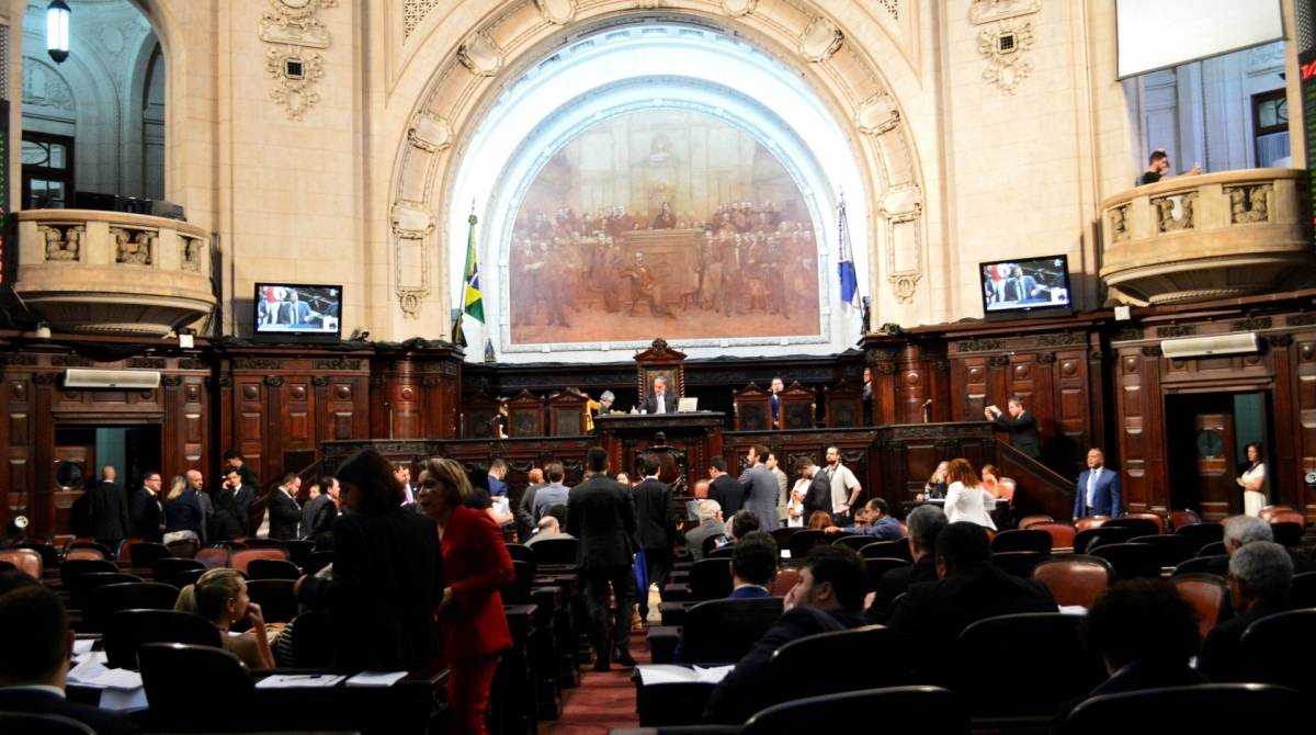 Pela proposta, deputados ter&atilde;o que informar o cargo e a remunera&ccedil;&atilde;o de cada servidor - Paulo Carneiro/Parceiro/Ag&ecirc;ncia O Dia