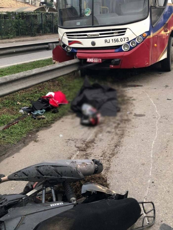 Motociclista morreu após colisão com ônibus