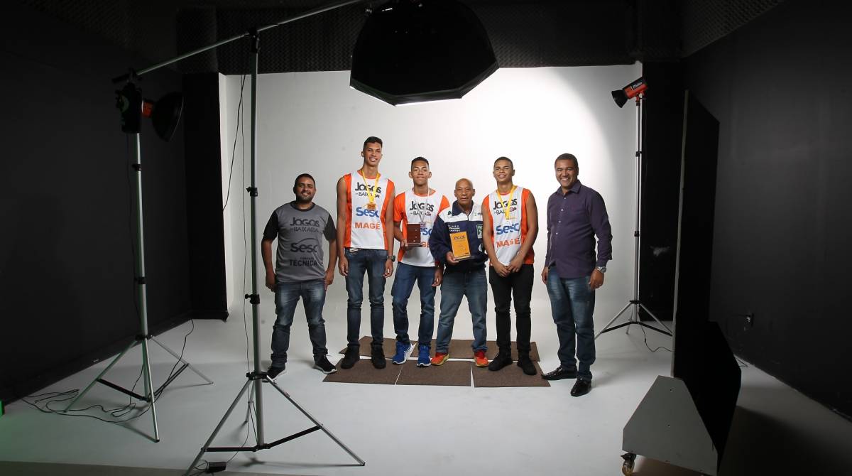 Integrantes da delega&ccedil;&atilde;o de Mag&eacute; visitam o est&uacute;dio do jornal O DIA e participam de live - Luciano Belford