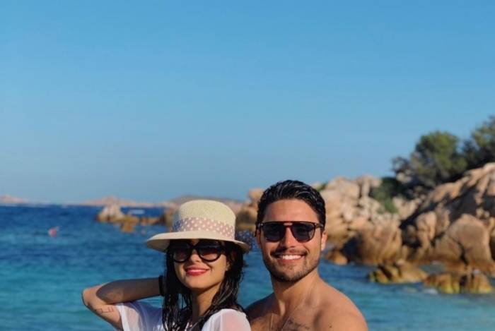 Let&iacute;cia Almeida e Bruno Daltro em Sardenha, na It&aacute;lia  - divulga&ccedil;&atilde;o