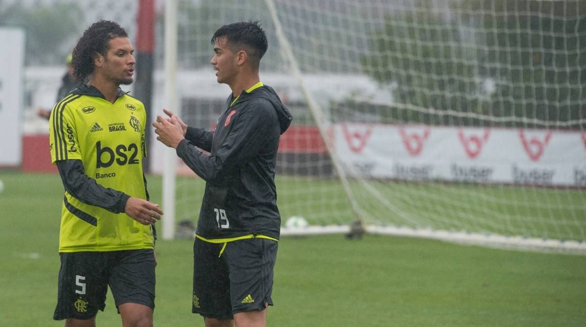 Reinier volta ao Flamengo proibido de entrar no Ninho e treinar entre  profissionais, flamengo