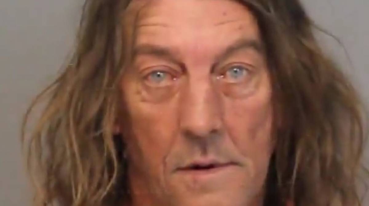 Funcionária da loja de bebidas disse que ele era um cara legal e não costumava chegar na loja a cavalo - Reprodução / Polícia do Tennessee