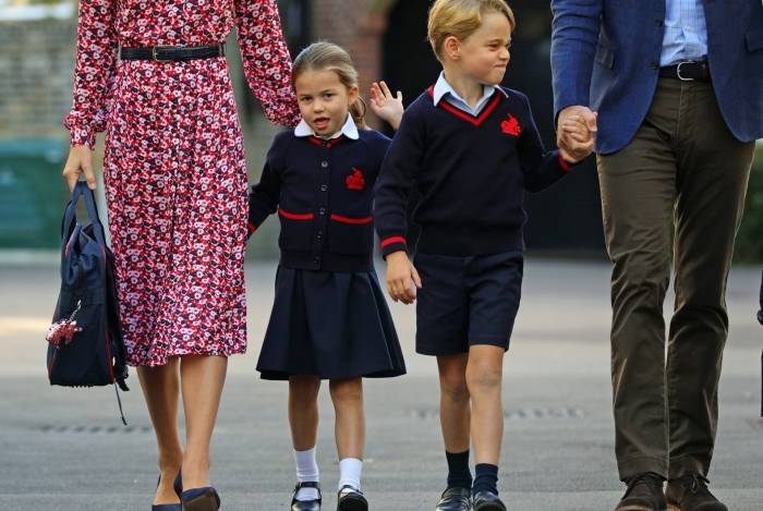 Filha do príncipe William e Kate Middleton, princesa Charlotte vai à escola pela primeira vez