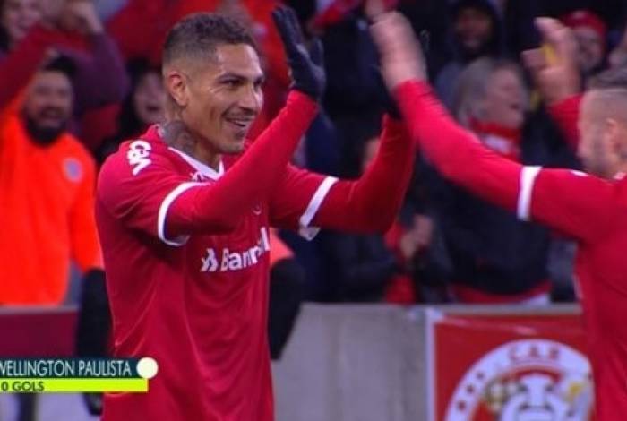 Guerrero comemora o seu gol