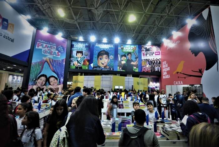 06/09/2019 - AGÃNCIA DE NOTICIAS - PARCEIRO - XIX Bienal Internacional do Livro do Rio de Janeiro, realizada no perÃ­odo de 30 de agosto a 08 de setembro, nos pavilhÃµes do RioCentro, localizado na Zona Oeste da cidade do Rio de Janeiro, RJ, nesta sexta-feira (06). Foto:Nayra Halm/Parceiro/AgÃªncia O Dia - Nayra Halm/Parceiro/AgÃªncia O Dia