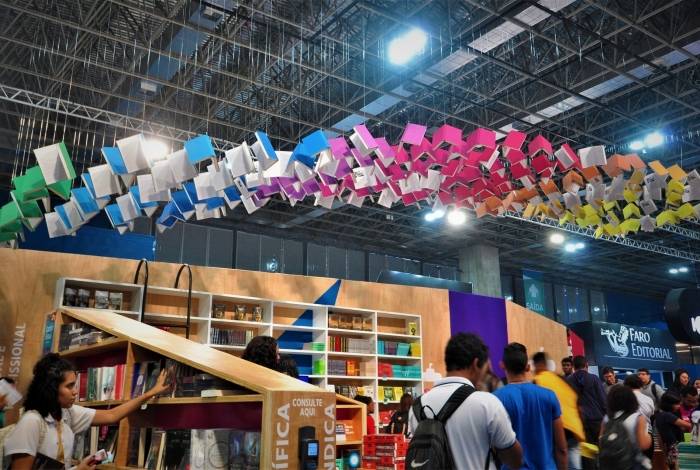 06/09/2019 - AGÊNCIA DE NOTICIAS - PARCEIRO - XIX Bienal Internacional do Livro do Rio de Janeiro, realizada no período de 30 de agosto a 08 de setembro, nos pavilhões do RioCentro, localizado na Zona Oeste da cidade do Rio de Janeiro, RJ, nesta sexta-feira (06). Foto:Nayra Halm/Parceiro/Agência O Dia - Nayra Halm/Parceiro/Agência O Dia