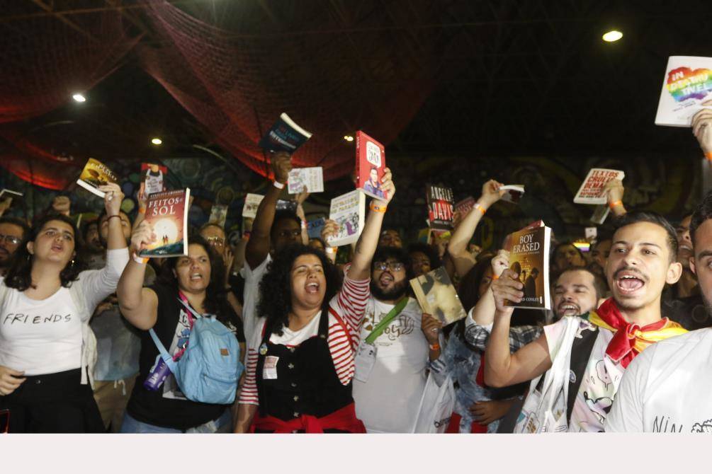 Rio de Janeiro - RJ  - 07/09/2019 - Bienal do Livro 2019 - Manifesta&ccedil;ao contra a decisao do prefeito de proibir livro com tema lgbt. no Rio Centro, Barra da Tijuca, zona oeste do Rio -  foto: Reginaldo Pimenta / Agencia O Dia
