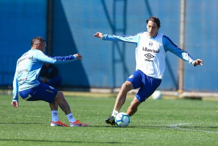 Flamengo pode encarar Grêmio e o rival entrar em campo com desfalque importante