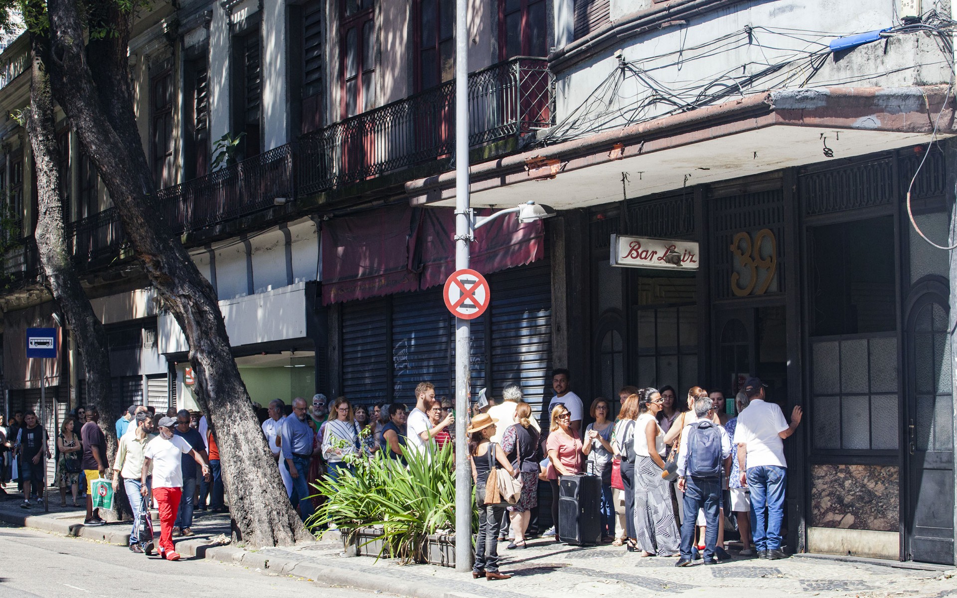 Rua da Carioca teve fila de frequentadores querendo almoçar no Bar Luiz,  após anúncio de fechamento em setembro de 2019 - Banco de imagens/Agência O Dia