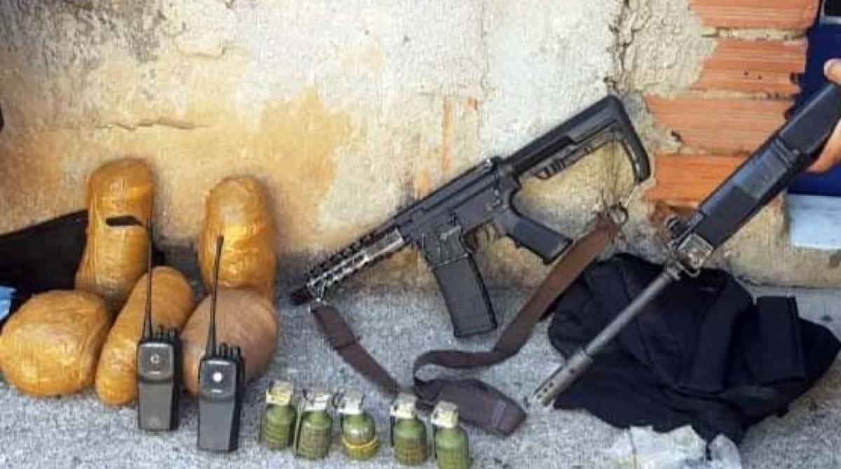 Material encontrado com os presos em flagrante