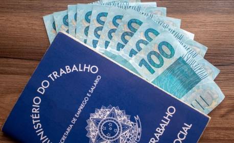 Trabalhadores nascidos em maio recebem valor extraordinário do FGTS neste sábado