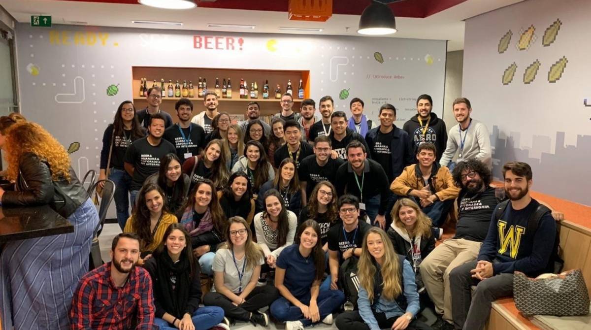 Entre as empresas que oferecem oportunidades de estágio está a cervejaria Ambev, com inscrições abertas até o dia 6 de outubro - Divulgação 