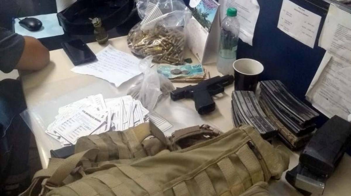 Material encontrado com o miliciano