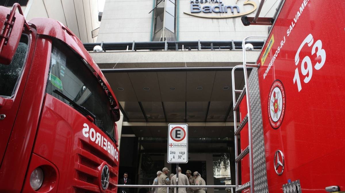 Subiu para 20 o n&uacute;mero de mortos ap&oacute;s inc&ecirc;ndio no Badim - Ricardo Cassiano/Arquivo/Ag&ecirc;ncia O Dia