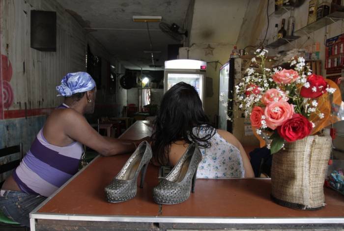Pelo menos, a &lsquo;sugest&atilde;o&rsquo; feita ao pai do craque, no &uacute;ltimo s&aacute;bado, pelos torcedores do PSG, no Est&aacute;dio Parque dos Pr&iacute;ncipes, em Paris, caiu bem entre as meninas da Vila Mimosa